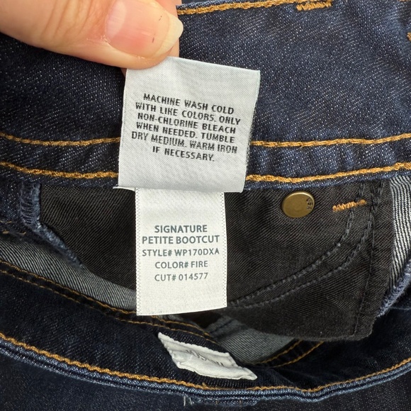 Hudson Jeans Women 26 Blue Signature Petite Bootcut Dark Wash Low Rise 90s Y2K - Picture 9 of 15